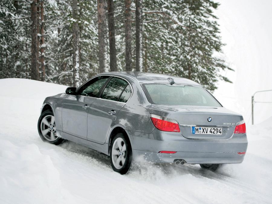  BMW 530xi Sedan 2005 года  (фото 3 из 13)